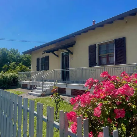 Casa L'abbraccio * Sarzana